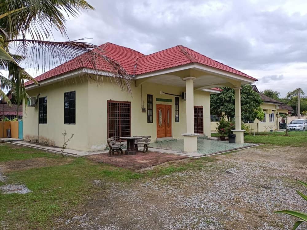Homestay Jannati Tambun Exterior photo
